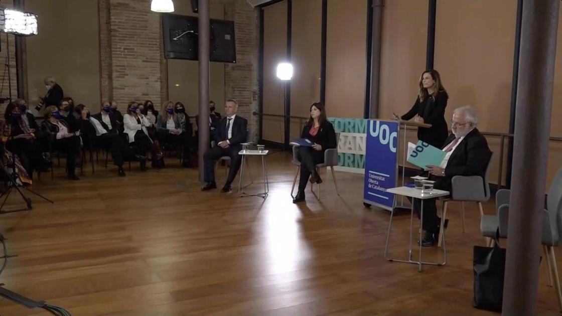 La consejera de alto nivel de la Nueva Bauhaus Europea, Francesca Bria, durante la lección inaugural del curso 2021/2022 de la Universitat Oberta de Catalunya (UOC).