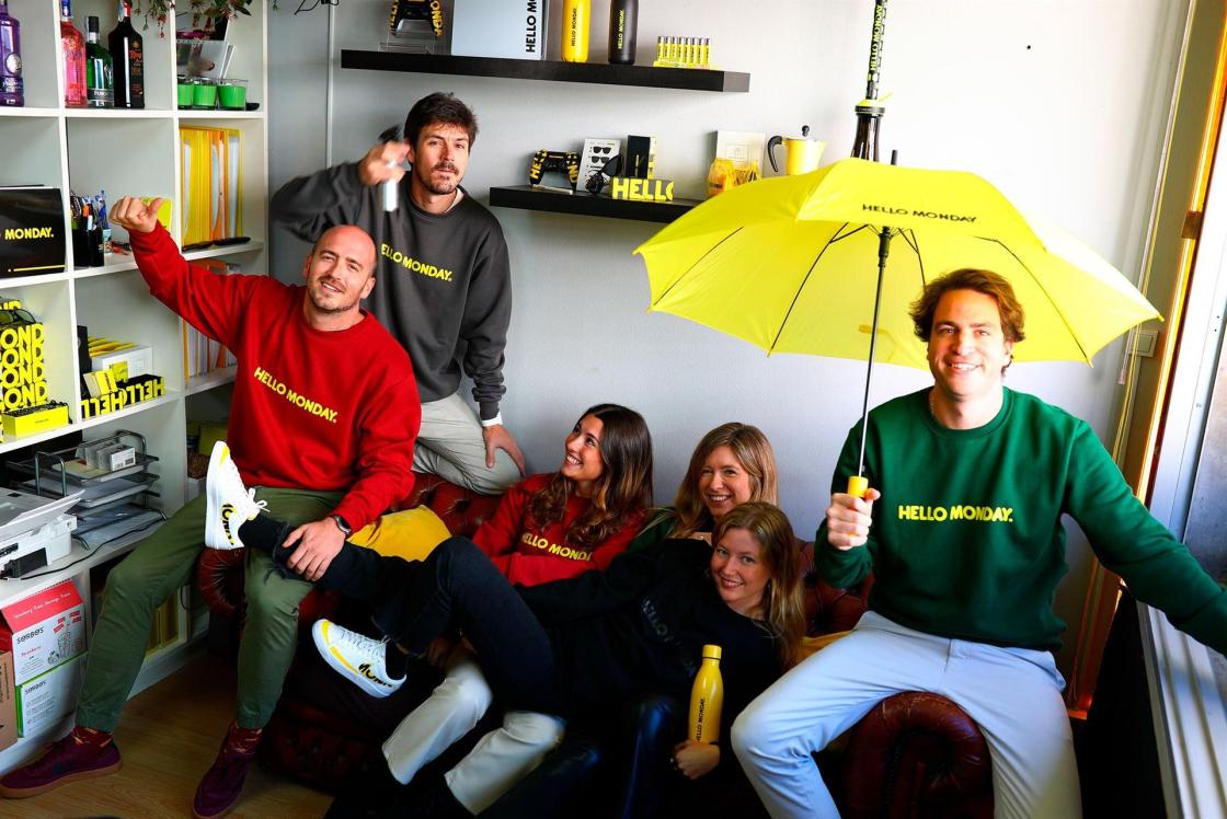 Un día normal en la oficina de Hello Monday en Sevilla.
