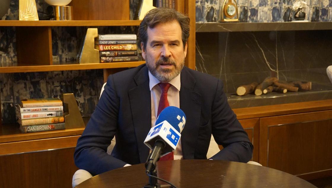 NURSULTÁN (KAZAJISTÁN), 11/02/2022.- El embajador español en Kazajistán, Jorge Urbiola López de Montenegro, en declaraciones a la Agencia EFE este viernes con motivo del 30 aniversario del establecimiento de las relaciones diplomáticas entre ambos países, que comenzaron poco después de la desintegración de la Unión Soviética y la independencia del país centroasiático. EFE/ Kulpash Konyrova