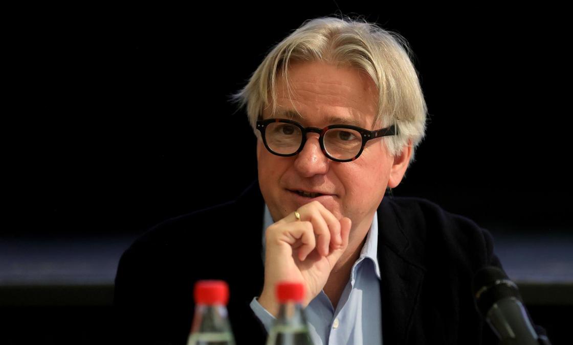 El director de la Feria del Libro de Fráncfort, Juergen Boos, durante la presentación del programa de España como país invitado a este evento internacional, este jueves, en Fráncfort. EFE/ Friedemann Vogel