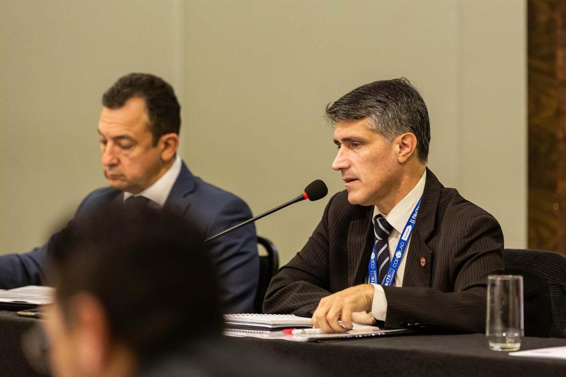 A la derecha, Carlos Hugo Centurión, Coordinador del Paraguay del Subgrupo de Trabajo nº 18Autor: Programa EUROFRONT