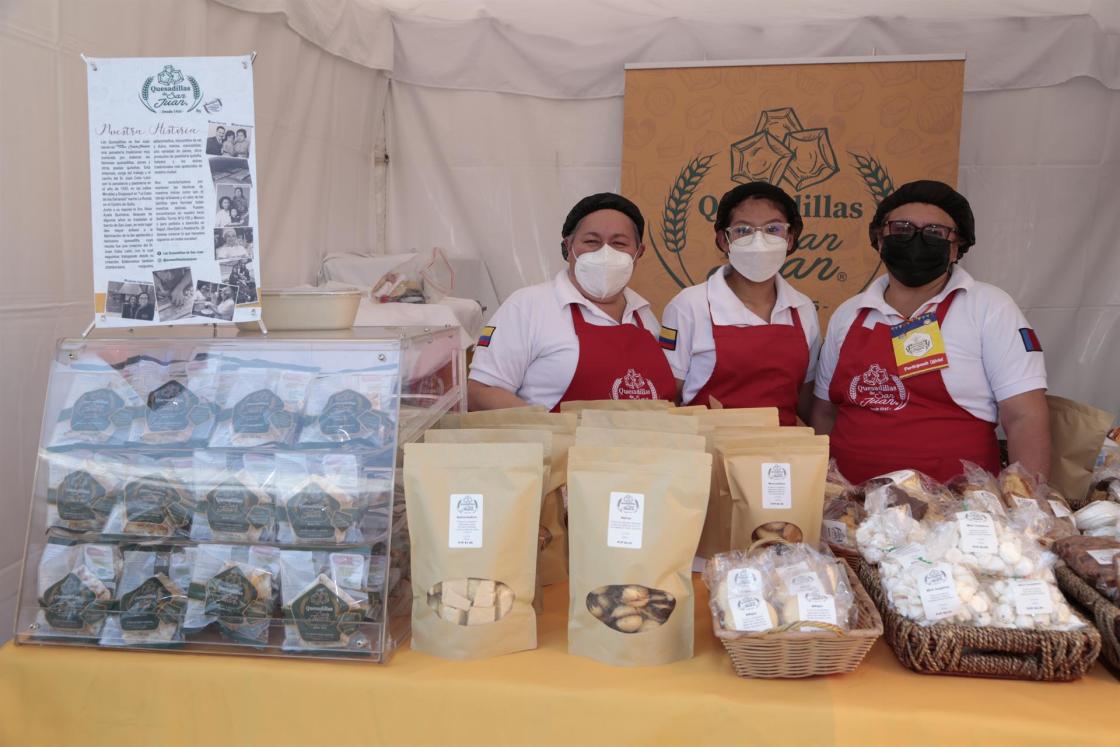 El Hueca Fest, la mayor feria de gastronomía tradicional de Ecuador, abrió hoy jueves sus puertas en Quito (Ecuador). EFE/Santiago Fernández