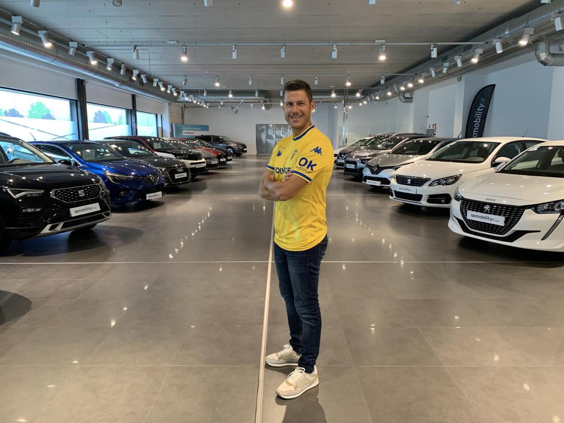 Pie de foto: El logo de OK Mobility ya luce en la manga del Estoril PraiaAutor: OK Mobility