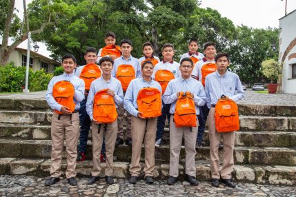 HughesNet combate la deserción escolar en Morelos con Internet satelital