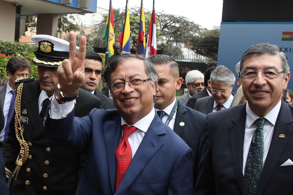El presidente de Colombia, Gustavo Petro (c), en una fotografía de archivo. EFE/ Paolo Aguilar