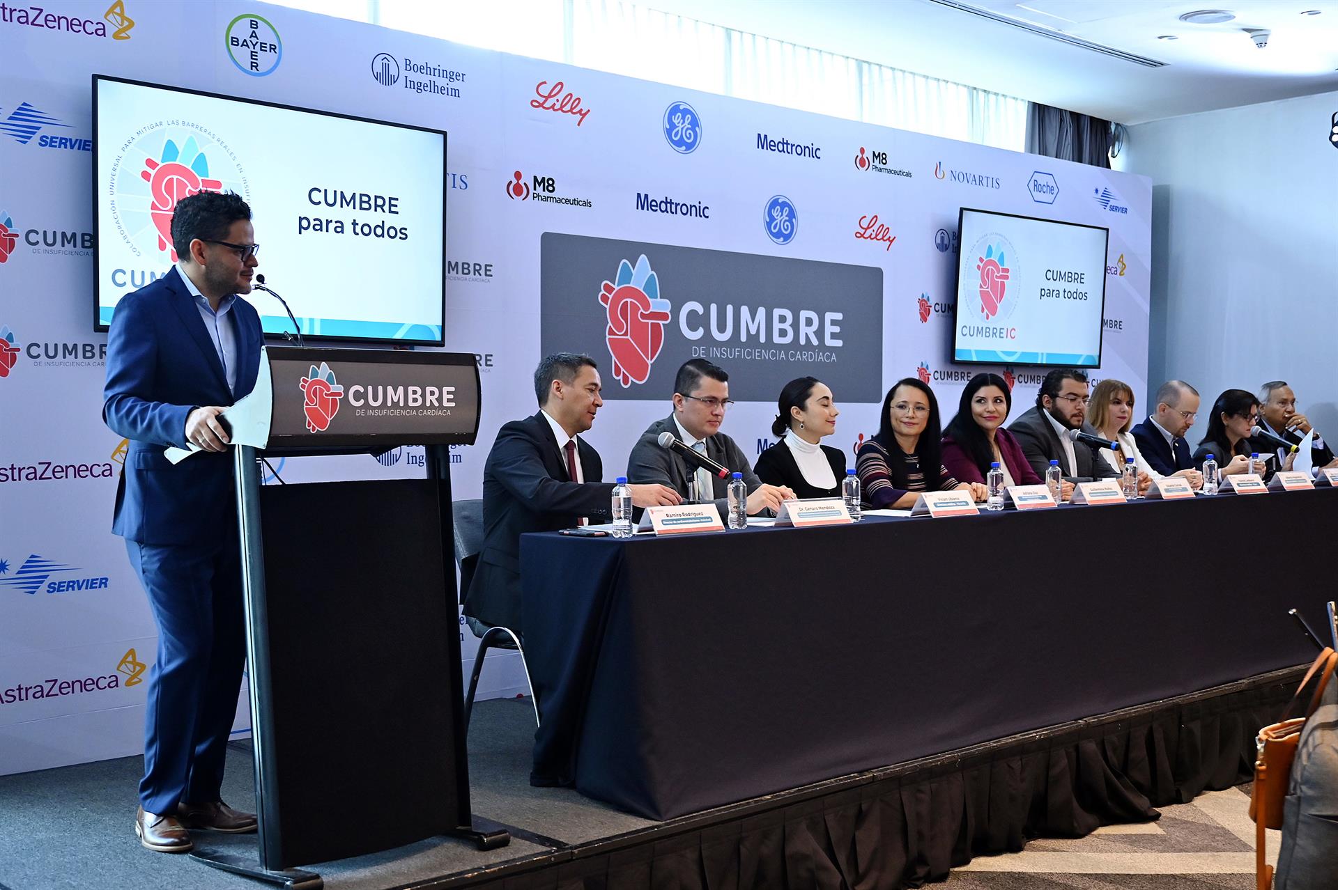 Fotografía sin fecha de toma, cortesía de CloseUp Company, donde se observa a los participantes del foro “CUMBRE Insuficiencia Cardíaca”, celebrada en Ciudad de México (México). EFE/CloseUp Company