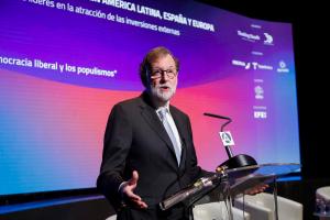 MADRID, 17/10/2022.- El expresidente del gobierno, Mariano Rajoy, interviene este lunes durante la inauguración de la jornada "Liderazgo político y reglobalización en América Latina, España y Europa" en colaboración con Thinking Heads que se celebra en la Casa de América de Madrid. EFE/ David Fernández