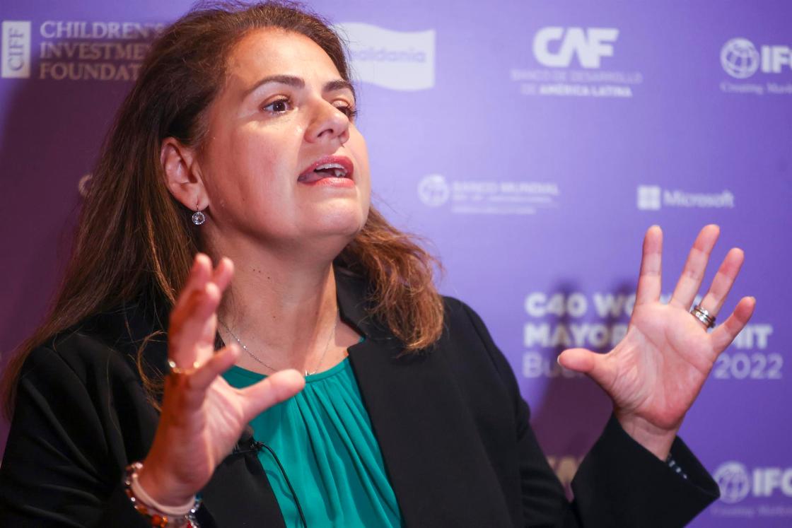 María Camila Uribe, coordinadora de la Red de Ciudades del BID, habla hoy durante una entrevista con EFE en el marco de la Cumbre Global de Alcaldes C40, en Buenos Aires (Argentina). EFE/Juan Ignacio Roncoroni