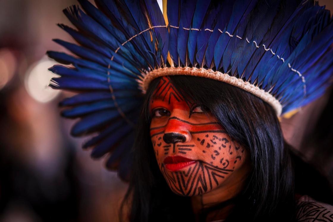 Una mujer participa en un congreso en el eje del Foro Feminista, antesala de la XV Conferencia Regional sobre la Mujer de América Latina y el Caribe, hoy, en Buenos Aires (Argentina). EFE/Juan Ignacio Roncoroni 