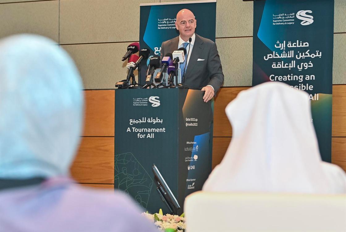Doha (Qatar), 06/11/2022.- El presidente de la FIFA, Gianni Infantino, pronuncia un discurso durante la quinta edición del Foro de Accesibilidad en Doha, Qatar, el 6 de noviembre de 2022. El foro se llevó a cabo en parte para recopilar sugerencias para la integración de funciones de accesibilidad para los lugares que participarán en la próxima Copa Mundial 2022. El La Copa Mundial de la FIFA Qatar 2022 se llevará a cabo del 20 de noviembre al 18 de diciembre de 2022 en Qatar. (Mundial de Fútbol, ​​Catar) EFE/EPA/NOUSHAD THEKKAYIL