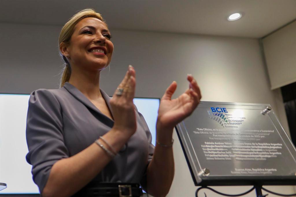 La primera dama Fabiola Yáñez participa en la inauguración de las oficinas del Banco Centroamericano de Integración Económica (BCIE), el 31 de octubre de 2022, en Buenos Aires (Argentina). EFE/ Juan Ignacio Roncoroni