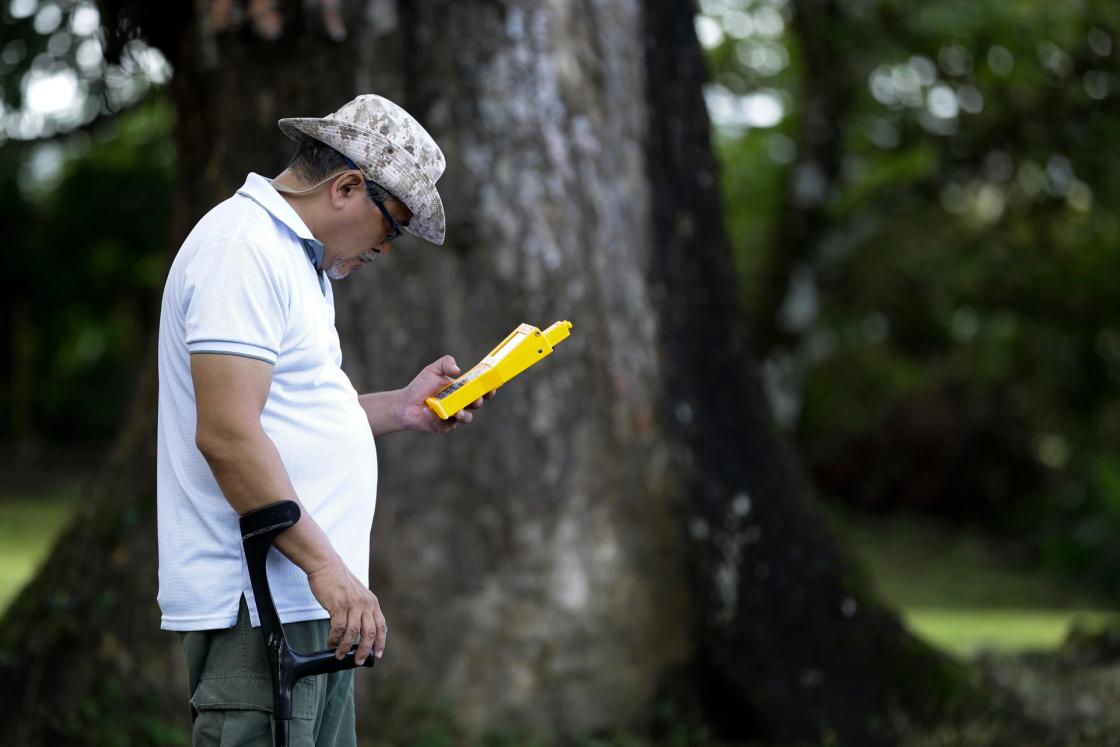 A Panamanian researcher at Fort San Lorenzo, on December 14, 2022, in Colón (Panama). EFE/ Bienvenido Velasco 