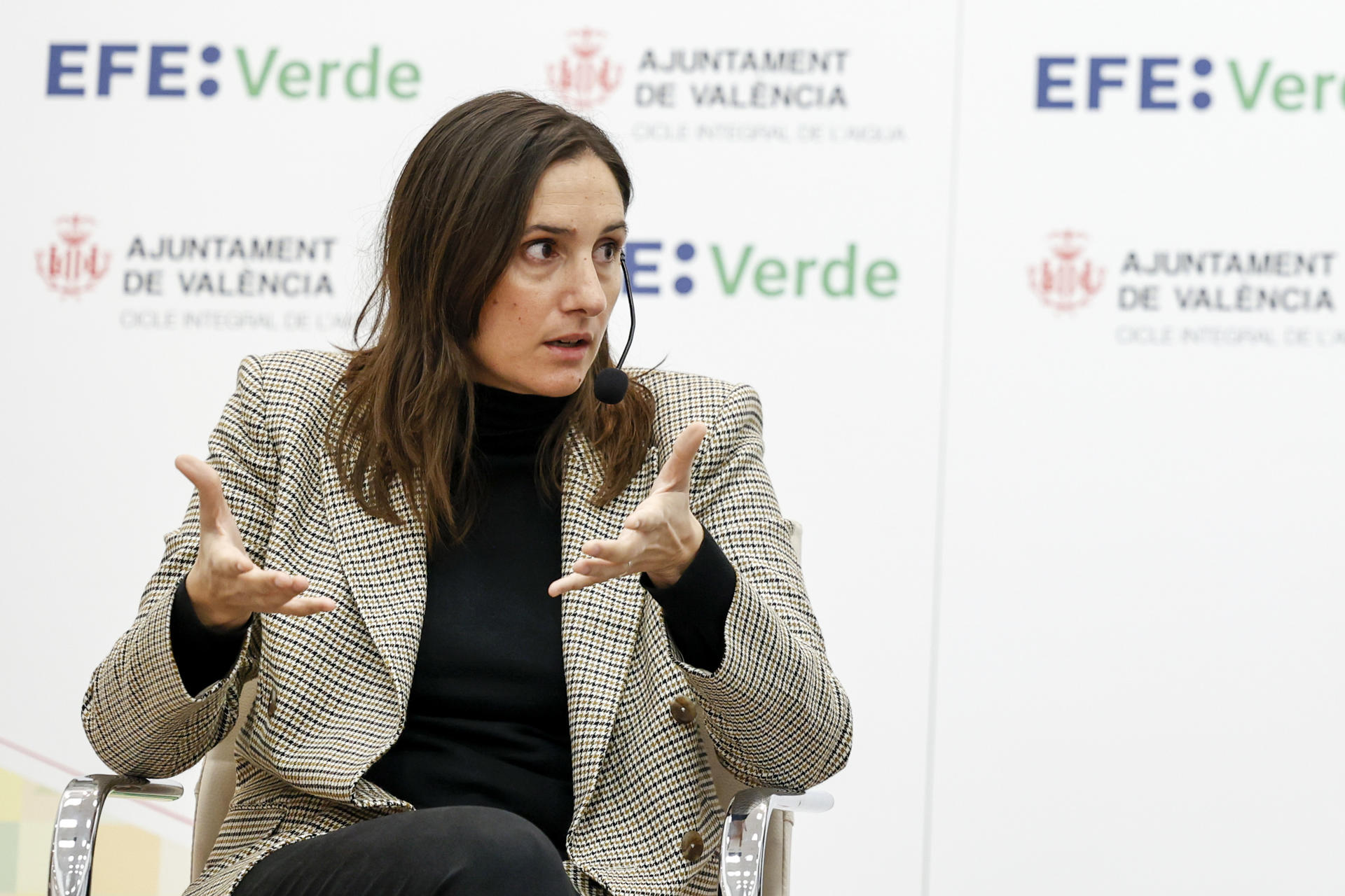 La concejala de Ciclo Integral del Agua del Ajuntament de València y presidenta de la Entidad Metropolitana de Servicios Hidráulicos (EMSHI), Elisa Valía, durante el encuentro informativo ‘Cogobernanza en la transición ecológica’, en el marco de los Diálogos EFE Medio Ambiente. EFE/Biel Aliño