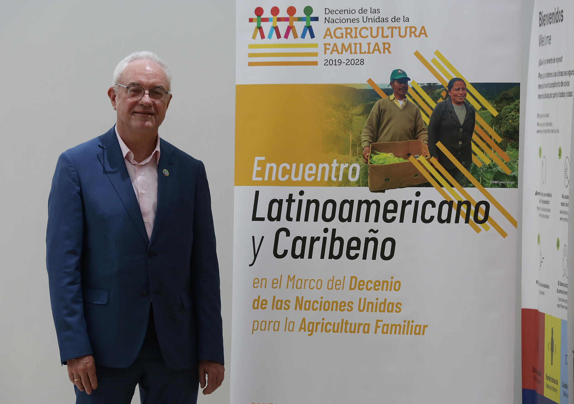 Mario Lubetkin, subdirector general Representante Regional de la Organización de las Naciones Unidas para la Alimentación y la Agricultura (FAO) para América Latina y el Caribe, posa para fotos durante una entrevista con EFE el 5 de diciembre de 2022, en Santiago (Chile). EFE/ Elvis González