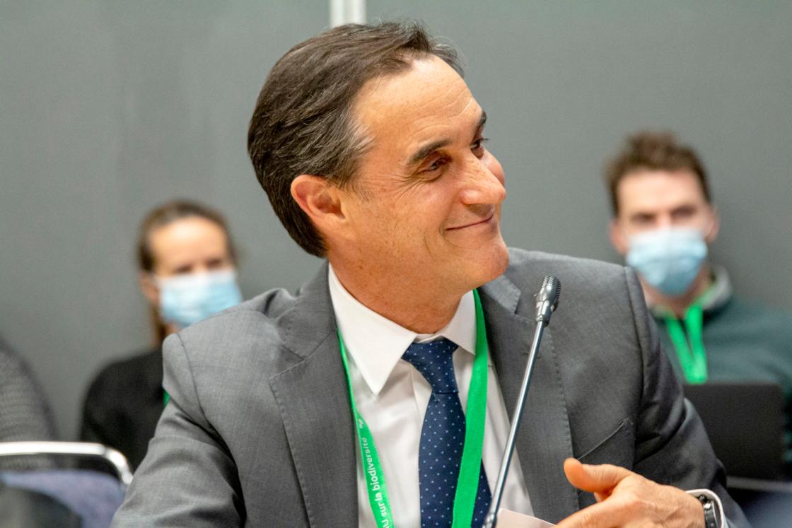El gerente de la Oficina de Alianzas Estratégicas del Banco Interamericano de Desarrollo (BID), Federico Basañes, habla durante un evento en la Conferencia de la ONU sobre Biodiversidad COP15, hoy, en Montreal (Canadá). EFE/ Julio César Rivas 