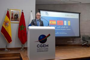 CASABLANCA (MARRUECOS), 16/03/2023.-El presidente del Gobierno de Canarias, Ángel Víctor Torres (c), durante su discurso en la reunión con la Confederación de Empresarios de Canarias y la Confederación de Empresas de Marruecos en la sede de CGEM, este jueves en Casablanca, Marruecos. El Gobierno de Canarias y la patronal marroquí firmaron este jueves un convenio de colaboración para la expansión de las empresas de las islas en Marruecos y otros países vecinos del continente africano en sectores como el turismo, tratamiento de agua y energías renovables.-EFE/Jalal Morchidi