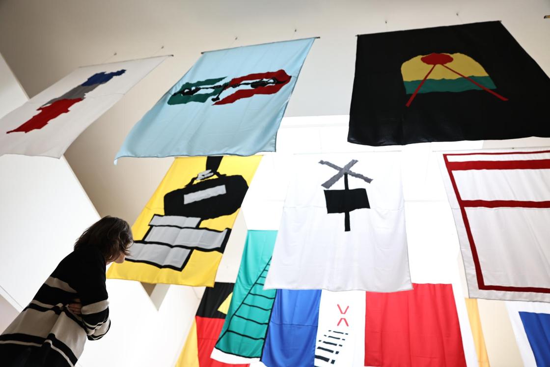 Oporto (Portugal), 24 mar (EFE).- A través del archivo experimental de la contemporaneidad y la apropiación de artefactos y documentos, la artista portuguesa Carla Filipe ha construido un retrato social que, simultáneamente, da forma a un autorretrato con el que expresa sus pensamientos sobre el territorio, la memoria, la identidad o la propiedad./Uso editorial.