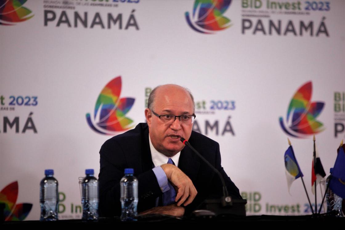El nuevo presidente del Banco Interamericano de Desarrollo (BID), Ilan Goldfajn, participa en una rueda de prensa el 19 de marzo en Ciudad de Panamá (Panamá). EFE/ Carlos Lemos