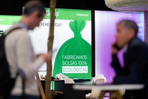 Girona, 20/04/2023.-Tercera jornada del foro internacional de residuos Waste in Progress que se celebra en la Fira de Girona y que reúne a expertos para tratar sobre las oportunidades y los aspectos jurídicos vinculados a la recogida de basura que identifica al usuario. EFE/David Borrat.