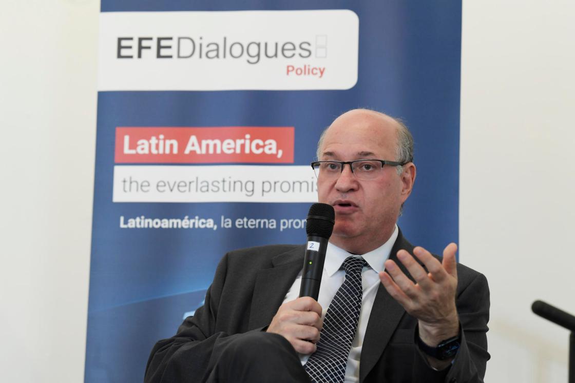 El presidente del Banco Interamericano de Desarrollo, Ilan Goldfajn, participa en el foro Diálogo EFE: Latinoamérica, la eterna promesa hoy, en Washington (EE.UU.). El primer EFE Dialogues, un foro organizado por la Agencia EFE, analiza este martes la situación política y económica en Latinoamérica y su relación actual con los Estados Unidos. EFE/ Lenin Nolly