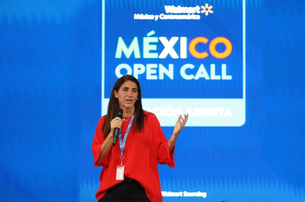 Fotografía sin fecha cedida por Walmart de la Vicepresidente Senior de Compras para Walmart de México y Centroamérica, Dolores Fernández Lobbe, durante un acto protocolario en Ciudad de México (México).. EFE/ Walmart /SOLO USO EDITORIAL/SOLO DISPONIBLE PARA ILUSTRAR LA NOTICIA QUE ACOMPAÑA (CRÉDITO OBLIGATORIO)