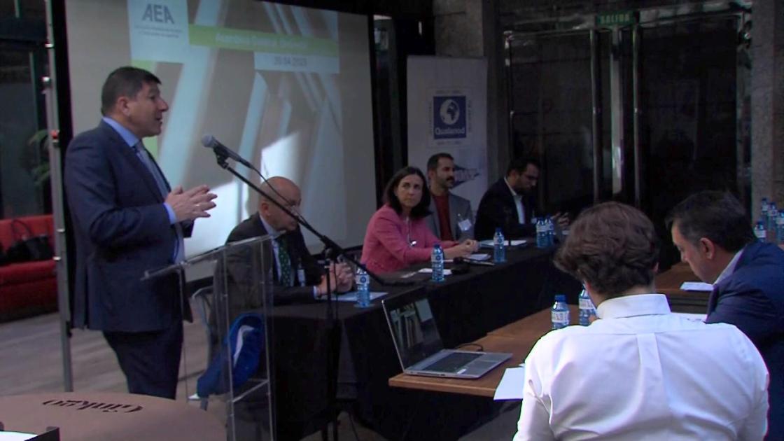El presidente de este organismo, Armando Mateos, en la presentación de Casas Circulares, una alianza público-privada impulsada por la Asociación Española del Aluminio.