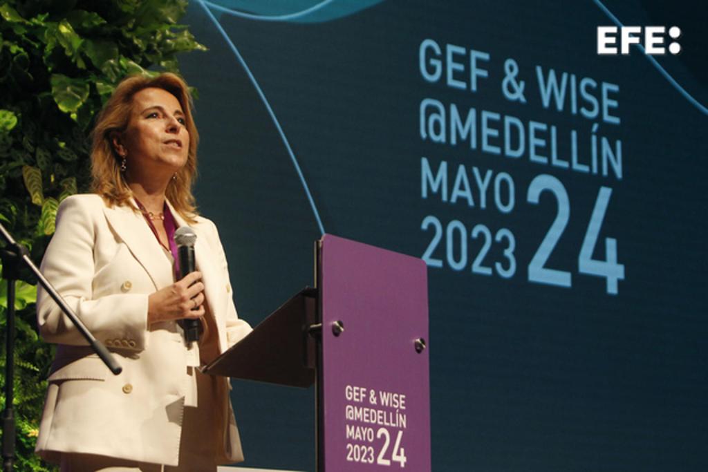 La presidenta del Grupo Educativo SEK, Nieves Segovia, habla durante la apertura de GEF & WISE Medellín 2023, el24 de mayo en Medellín (Colombia). EFE/Luis Eduardo Noriega A.