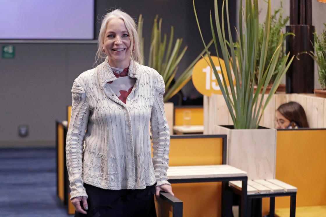 La directora general del BID Lab Irene Arias Hofman, posa para una foto durante entrevista con EFE, en Bogotá (Colombia). EFE/Carlos Ortega