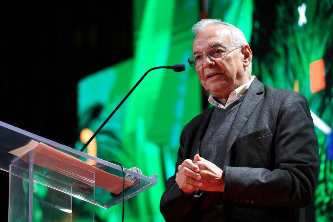 El ministro de Hacienda de Colombia, Ricardo Bonilla, habla durante la ceremonia de apertura del BID Lab Forum, hoy, en Bogotá (Colombia). EFE/ Carlos Ortega