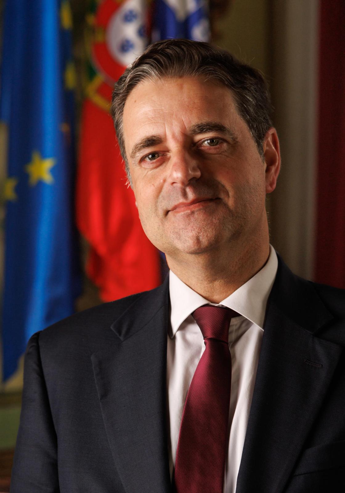 El alcalde de Braga posa para la foto