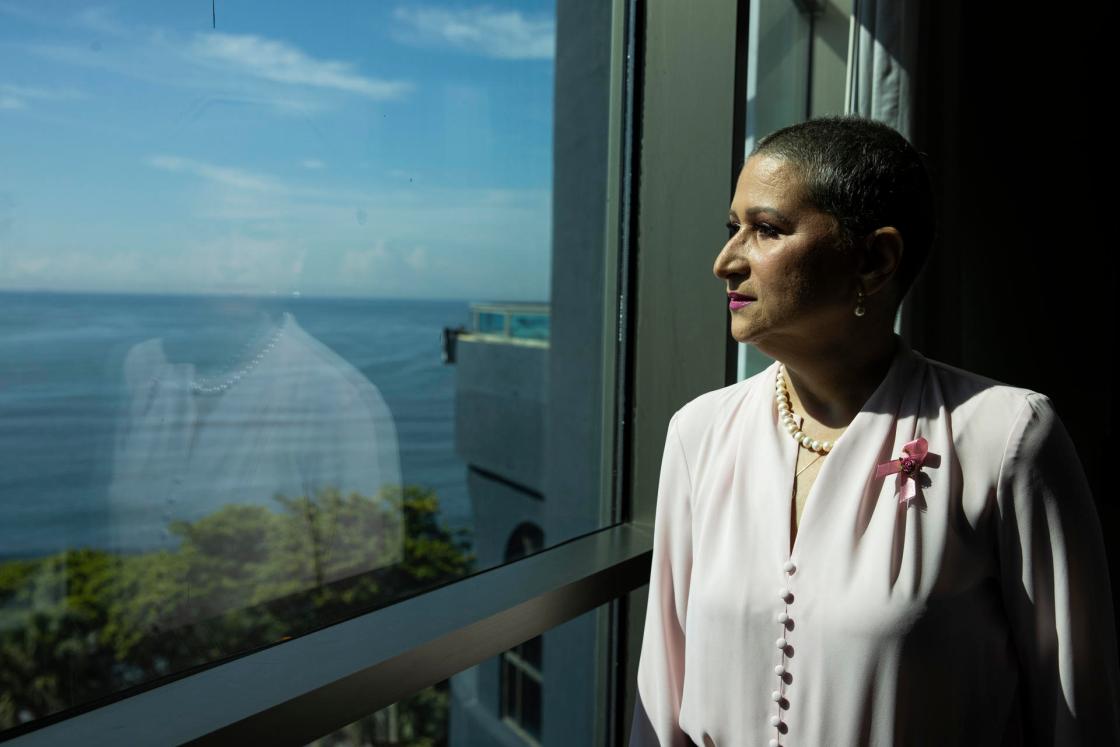 La presidenta de la ONG dominicana Mujeres Solidarias, Norka Díaz, durante una entrevista con EFE con motivo de la celebración del II Foro Mujer: Cáncer y Sociedad, organizado por la ONG junto a laboratorios Roche, el 3 de agosto de 2023, en Santo Domingo. EFE/Orlando Barría