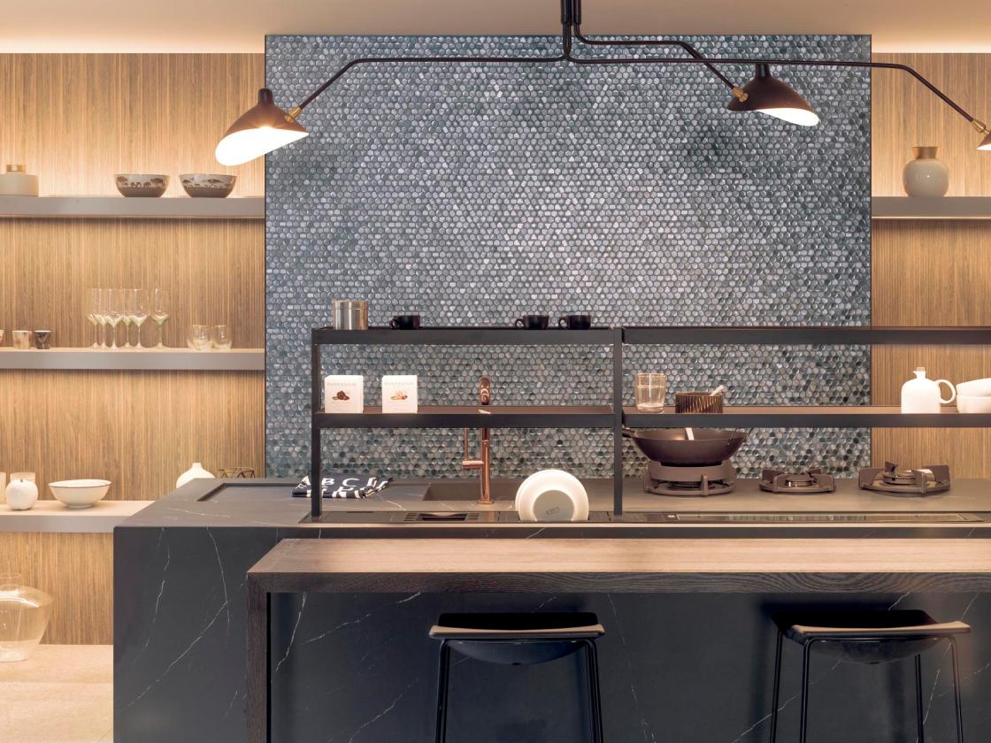 Los azulejos en mosaicos de L'Antic Colonial, con su diversidad de colores, texturas y formas, ofrecen una variedad de posibilidades para transformar cualquier espacio.