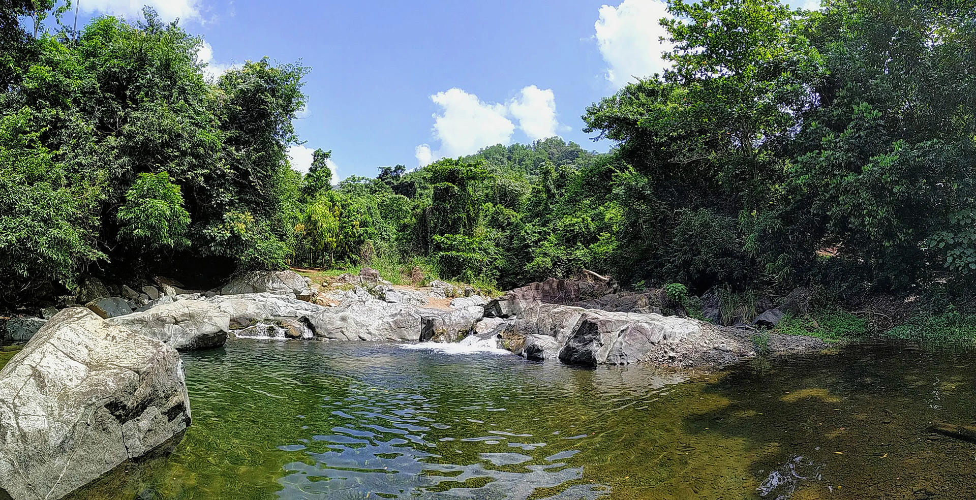 MEX3169. SIERRA GORDA (MÉXICO), 24/08/2023.- Fotografía cedida hoy por PepsiCo que muestra un río en la Sierra Gorda, estado de Querétaro (México). México es el segundo país con mayor estrés hídrico de Latinoamérica, solo después de Chile, advirtieron organismos internacionales en la Semana Mundial del Agua, que concluye este jueves en Suecia. En el evento participaron especialistas del Banco Interamericano de Desarrollo (BID), cuyos datos exhiben que el 35 % de los 677,3 millones de habitantes de la región vive en áreas con estrés hídrico entre medio alto y extremadamente alto. EFE/ PepsiCo /SOLO USO EDITORIAL/SOLO DISPONIBLE PARA ILUSTRAR LA NOTICIA QUE ACOMPAÑA (CRÉDITO OBLIGATORIO)