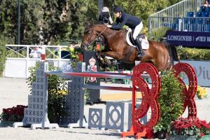 La mejor española clasificada fue la amazona Inma Roquet y la yegua de 9 años ‘Icenta del Maset’, durante la Copa de la Reina de saltos, celebrada en el Real Club de Polo de Barcelona. EFE/CSIO/Nacho Olano/IMAGEN CEDIDA/CRÉDITO OBLIGATORIO