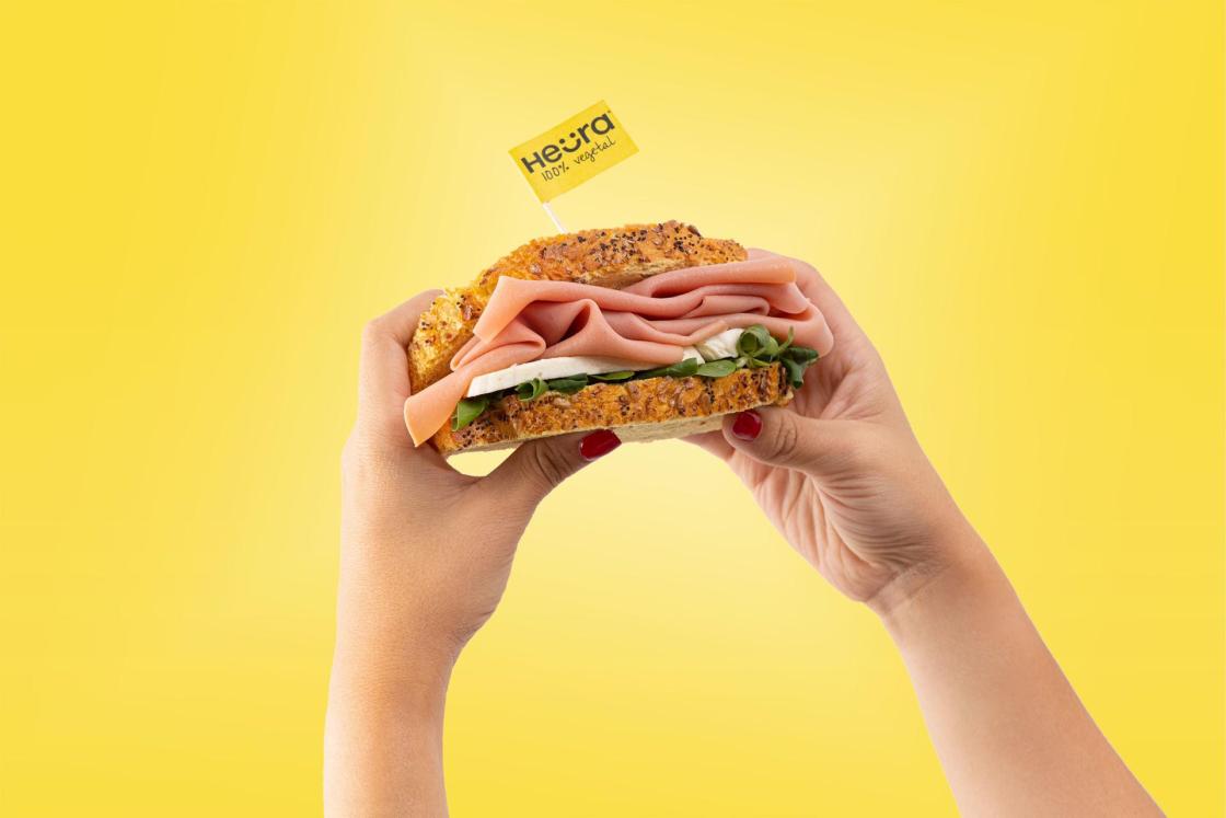 Pie de foto: Lonchas "Estilo Jamón York" de HeuraAutor: Heura Foods