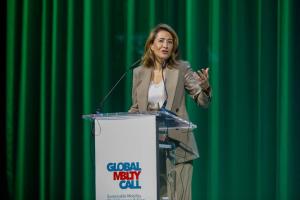 La ministra de Transportes, Movilidad y Agenda Urbana, Raquel Sánchez, interviene este martes durante la inauguración de la segunda edición del congreso Global Mobility Call, organizado por IFEMA Madrid y Smobhub, que ha comenzado hoy en el recinto ferial madrileño con un 76 % más de participación y la celebración de 129 mesas redondas y conferencias. EFE/ David Fernández
