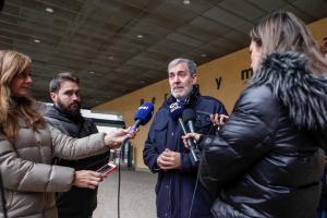BRUSELAS, 17/11/2023.-El presidente de Canarias, Fernando Clavijo, realiza declaraciones tras su reunión este viernes en Bruselas con la comisaria europea de Interior, Ylva Johansson, , para exponerle su preocupación sobre la situación migratoria en las islas y demandar apoyo de los organismos comunitarios.- EFE/ Pablo Garrigós
