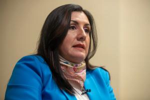 La Gerente del segmento Mipymes para LATAM de UPS, Kenia Page Silva, habla durante una entrevista con EFE, en la Ciudad de México (México). EFE/Isaac Esquivel