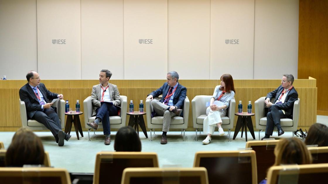 Imagen de la mesa redonda sobre el proyecto 'ImpulEMos'