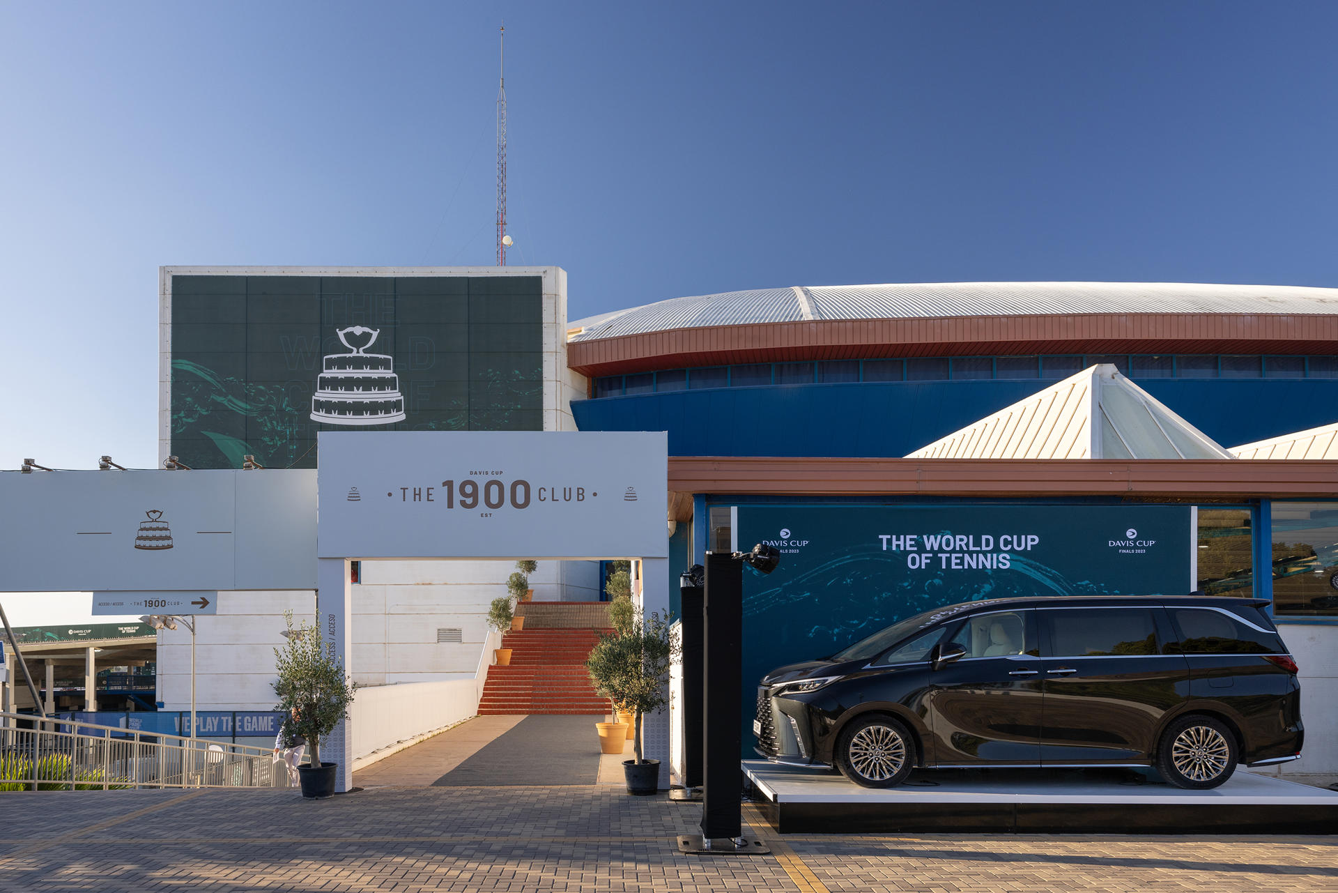 La Final a Ocho de la Copa Davis ha sido el escenario elegido por Lexus para mostrar al público, por primera vez en España, su nuevo modelo LM. EFE/LEXUS/IMAGEN CEDIDA/CRÉDITO OBLIGATORIO