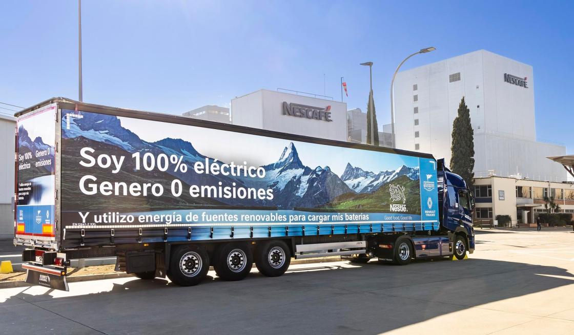 Imagen cedida por Nestlé España donde aparece un camión eléctrico Renault Trucks E-Tech T. EFE/NESTLÉ/IMAGEN CEDIDA/CRÉDITO OBLIGATORIO