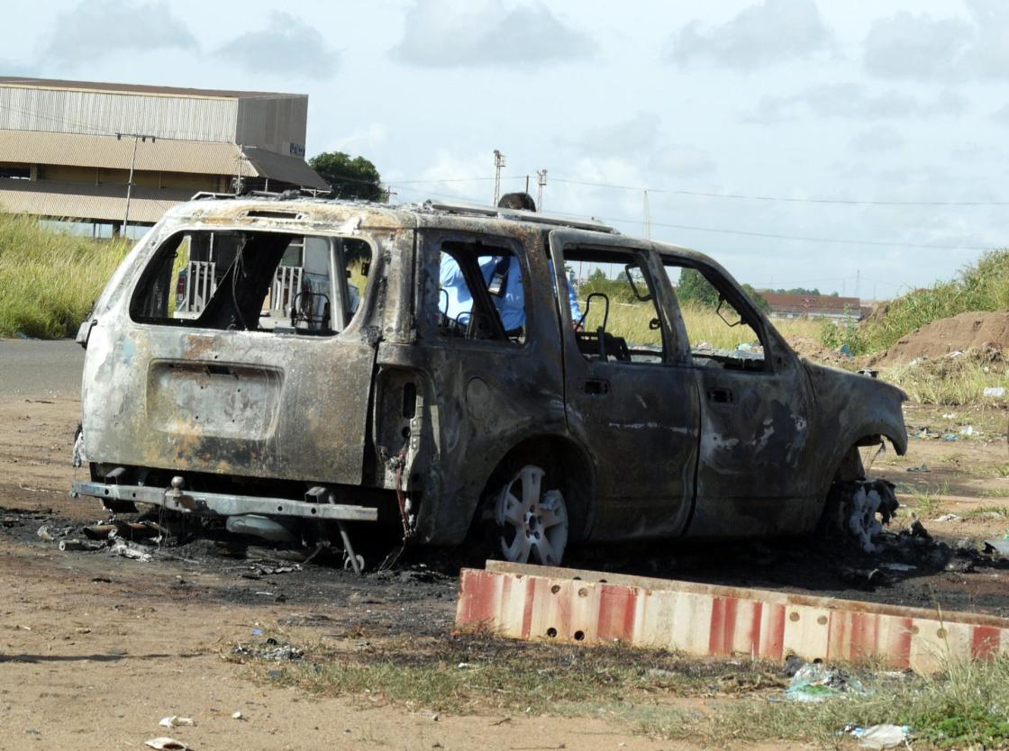 Fotografía de archivo de la vista de un auto junto a la carretera. EFE/ Luís González