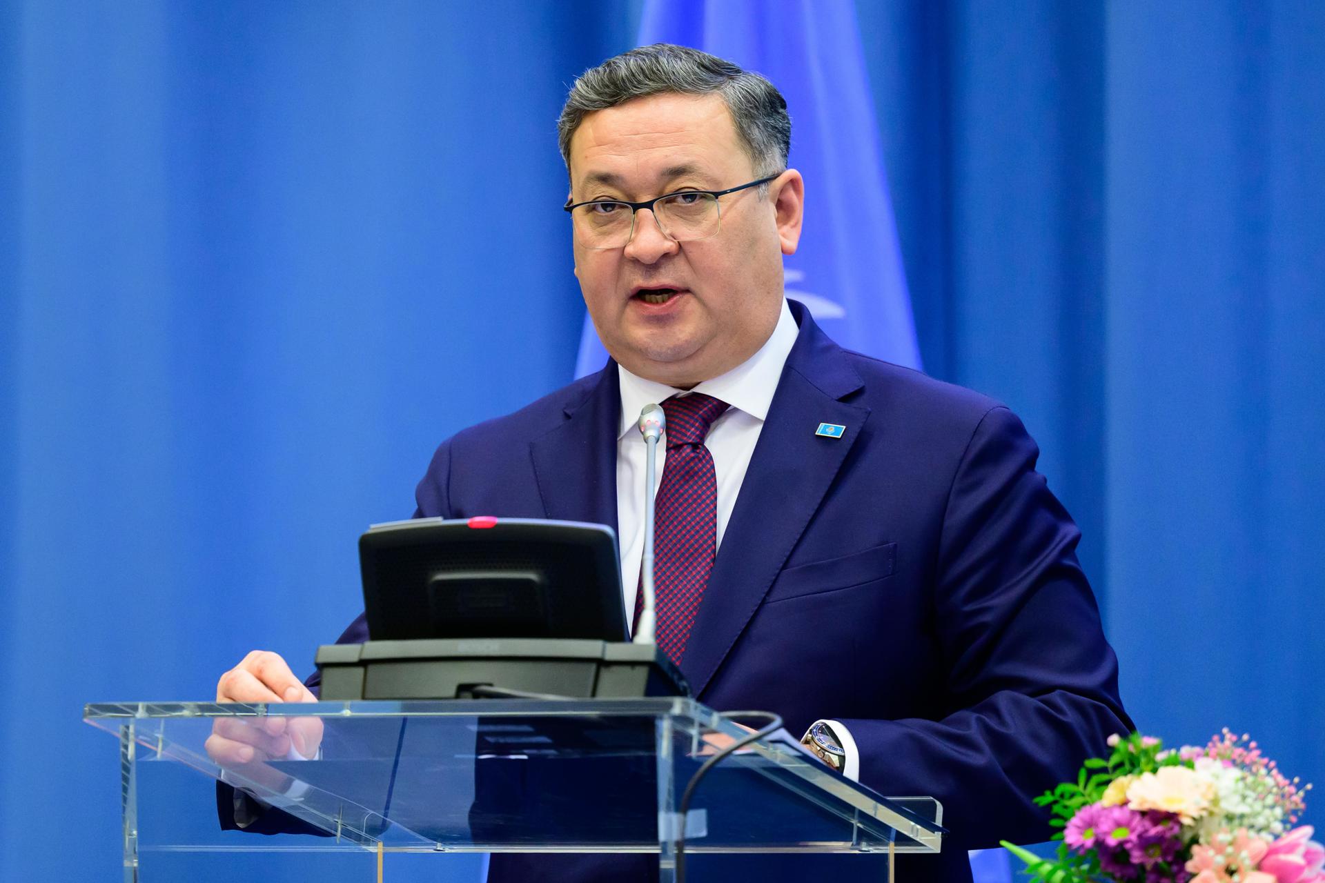 El ministro de Asuntos Exteriores de Kazajistán, Murat Nurtleu, habla durante el 67º período de sesiones de la Comisión de Estupefacientes (CND) en la sede de las Naciones Unidas (ONU) en Viena, Austria, el 14 de marzo de 2024. EFE/EPA/MAX SLOVENCIK