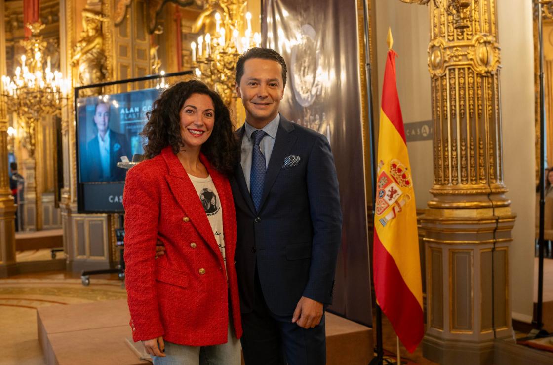 Montserrat Camacho, la ex policía española a la que el cirujano colombiano Alan González, le cambió la vida.