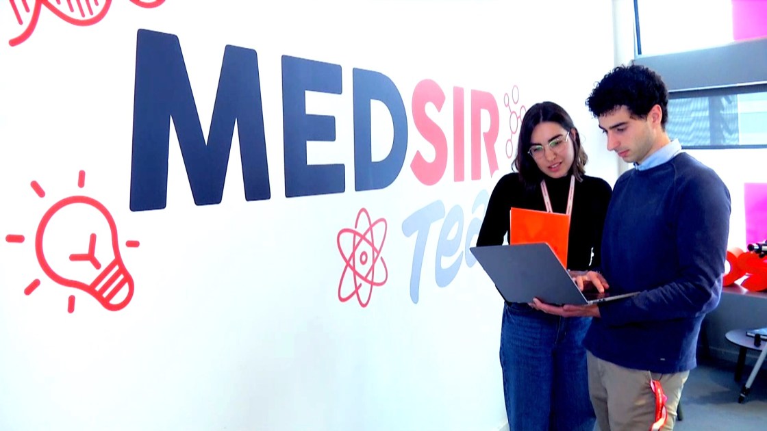 The Lancet has published the results of the PHERGain clinical trial, developed by MEDSIR, showing that a third of patients with localised HER2-positive breast cancer could be cured without chemotherapy. EFE