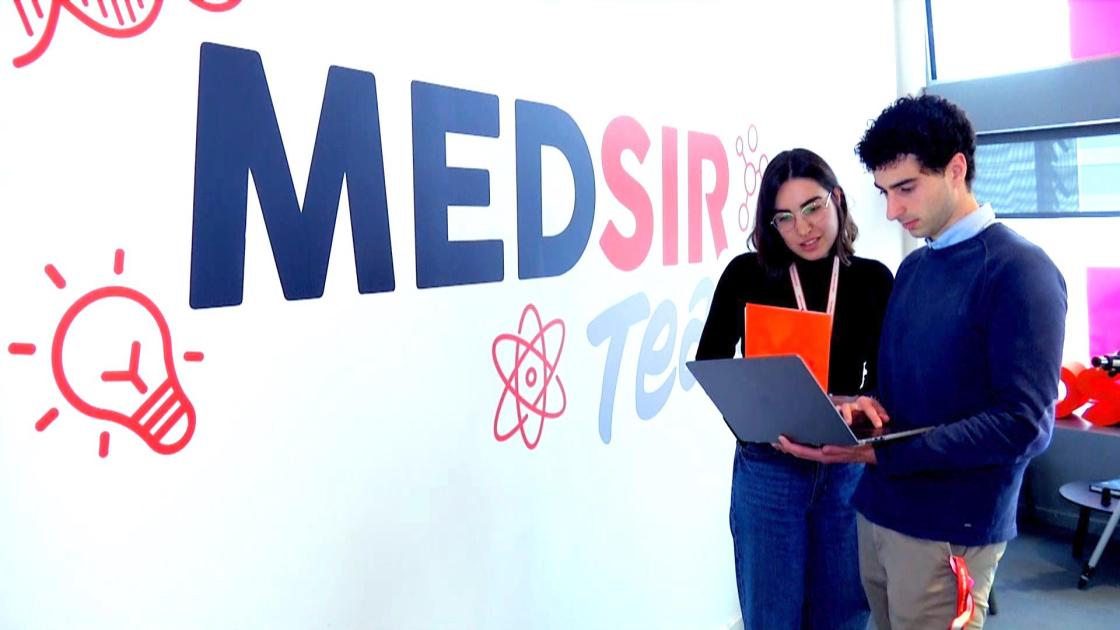 The Lancet ha publicado los resultados del ensayo clínico PHERGain, desarrollado por MEDSIR, en los que se demuestra que un tercio de las pacientes con cáncer de mama HER2 positivo localizado podrían ser curadas sin precisar quimioterapia. EFE