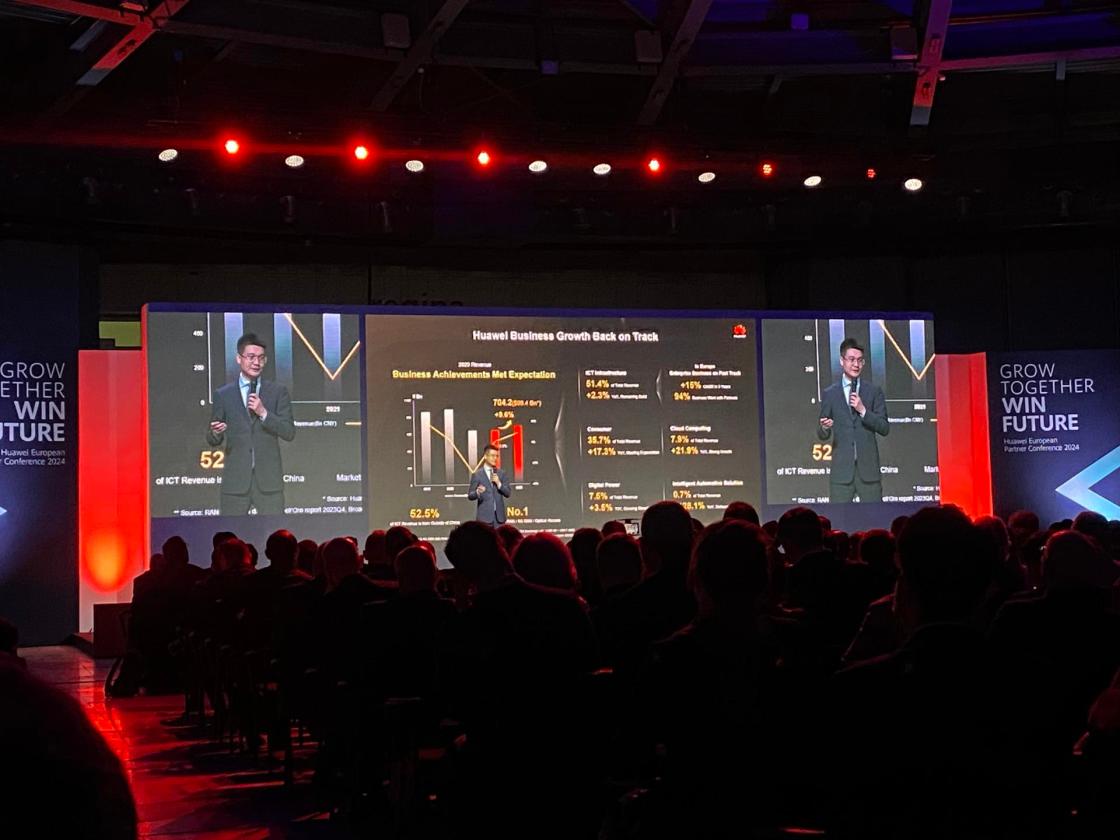 Como (Italy), April 12 (EFE).- Huawei seeks to consolidate its business network in Europe and become a leading player in 'helping' the old continent to build digital infrastructures EFE/Paula Garcia Ajofrin.