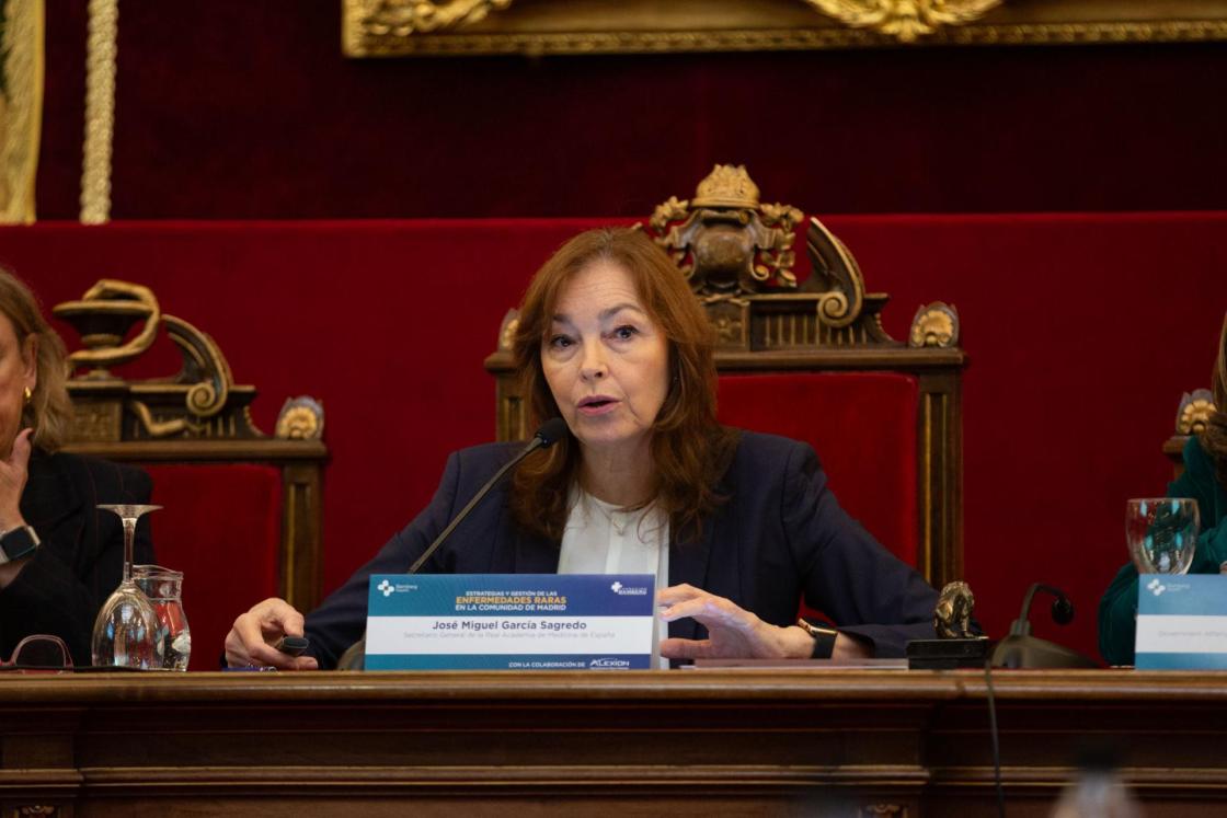 La directora general de Humanización, Atención y Seguridad del Paciente de la Comunidad de Madrid, Celia García Menéndez, durante la Jornada sobre Estrategias y Gestión de las Enfermedades Raras en la Comunidad de Madrid, organizada por la Fundación Bamberg en la Real Academia Nacional de Medicina, en Madrid. EFE/BAMBERG HEALTH/IMAGEN CEDIDA/CRÉDITO OBLIGATORIO