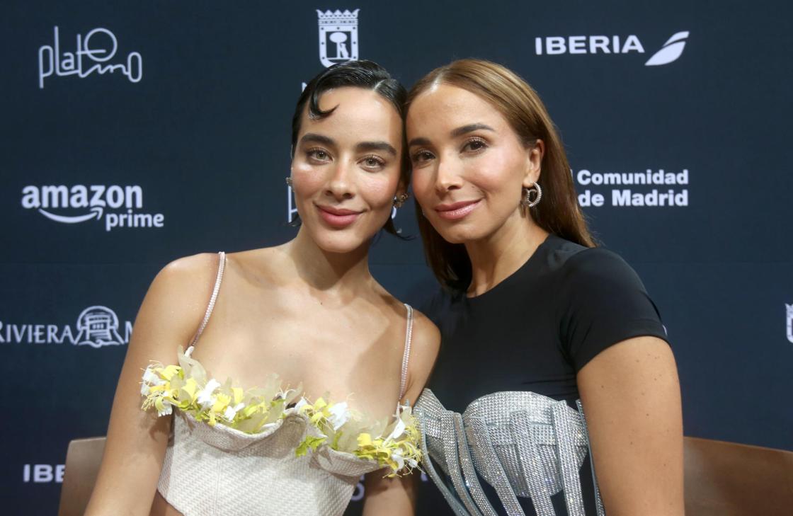 La actriz Esmeralda Pimentel (i) y la colombiana Májida Issa (d) participan en una entrevista con EFE, en Playa del Carmen en Quintana Roo (México). EFE/Alonso Cupul