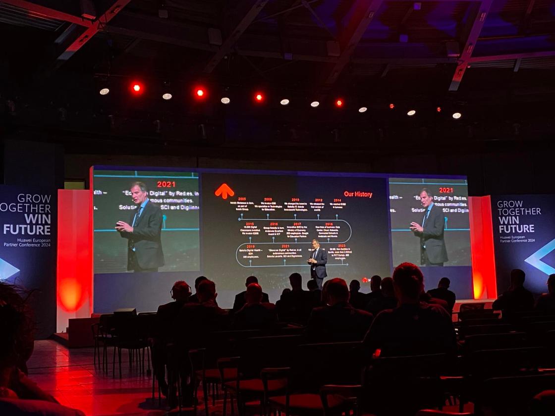 Como (Italy), April 12 (EFE).- Huawei seeks to consolidate its business network in Europe and become a leading player in 'helping' the old continent to build digital infrastructures EFE/Paula Garcia Ajofrin. 